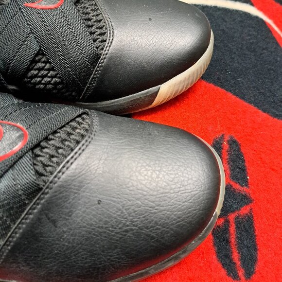 Size 9.5 LeBron Soldier 12 FlyEase 'Black Red' 2018 Men - Picture 9 of 12